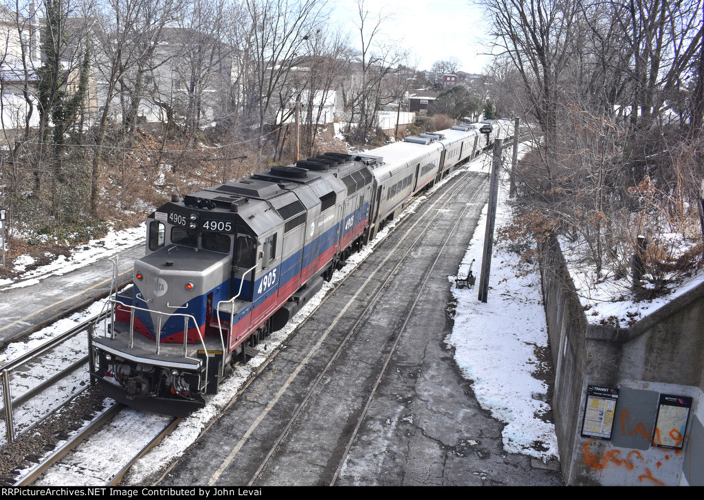 MNR GP40FH-2 # 4905 pushes NJT Train # 1712 out of Kingsland Sta, enroute from Suffern to Hoboken